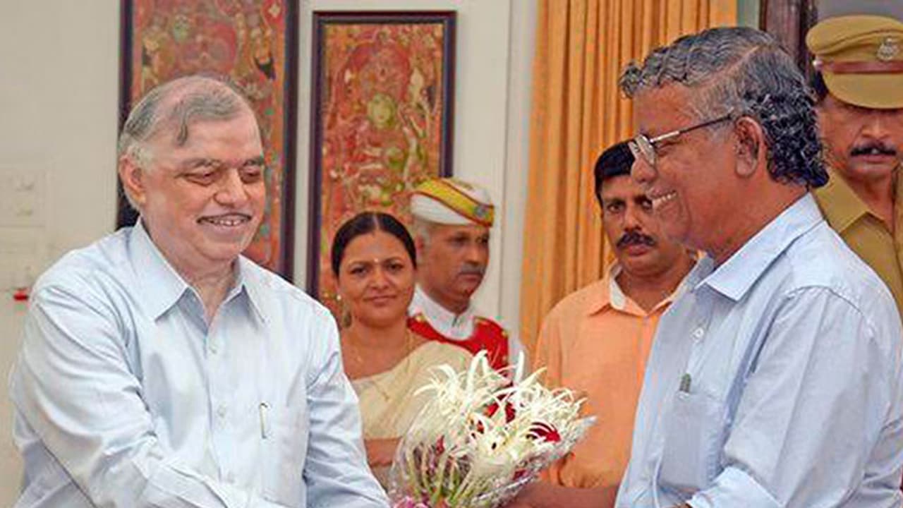 എസ് ശര്മ്മ പ്രോ ടേം സ്പീക്കറായി ചുമതലയേറ്റു എസ് ശര്മ്മ പ്രോ ടേം സ്പീക്കറായി ചുമതലയേറ്റു