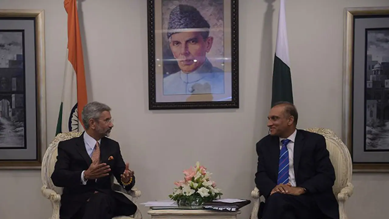 Indo Pak FS meet: Terror, Kashmir dominate talks Indo Pak FS meet: Terror, Kashmir dominate talks