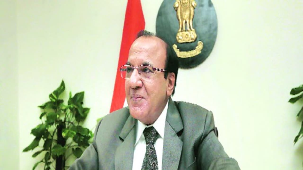 குஜராத் தேர்தலில் மின்னணு வாக்குபதிவு எந்திரத்தில் தில்லுமுல்லு நடக்கவில்லை தலைமைத் தேர்தல் ஆணையர் ஏ.கே. ஜோதி விளக்கம் குஜராத் தேர்தலில் மின்னணு வாக்குபதிவு எந்திரத்தில் தில்லுமுல்லு நடக்கவில்லை தலைமைத் தேர்தல் ஆணையர் ஏ.கே. ஜோதி விளக்கம்