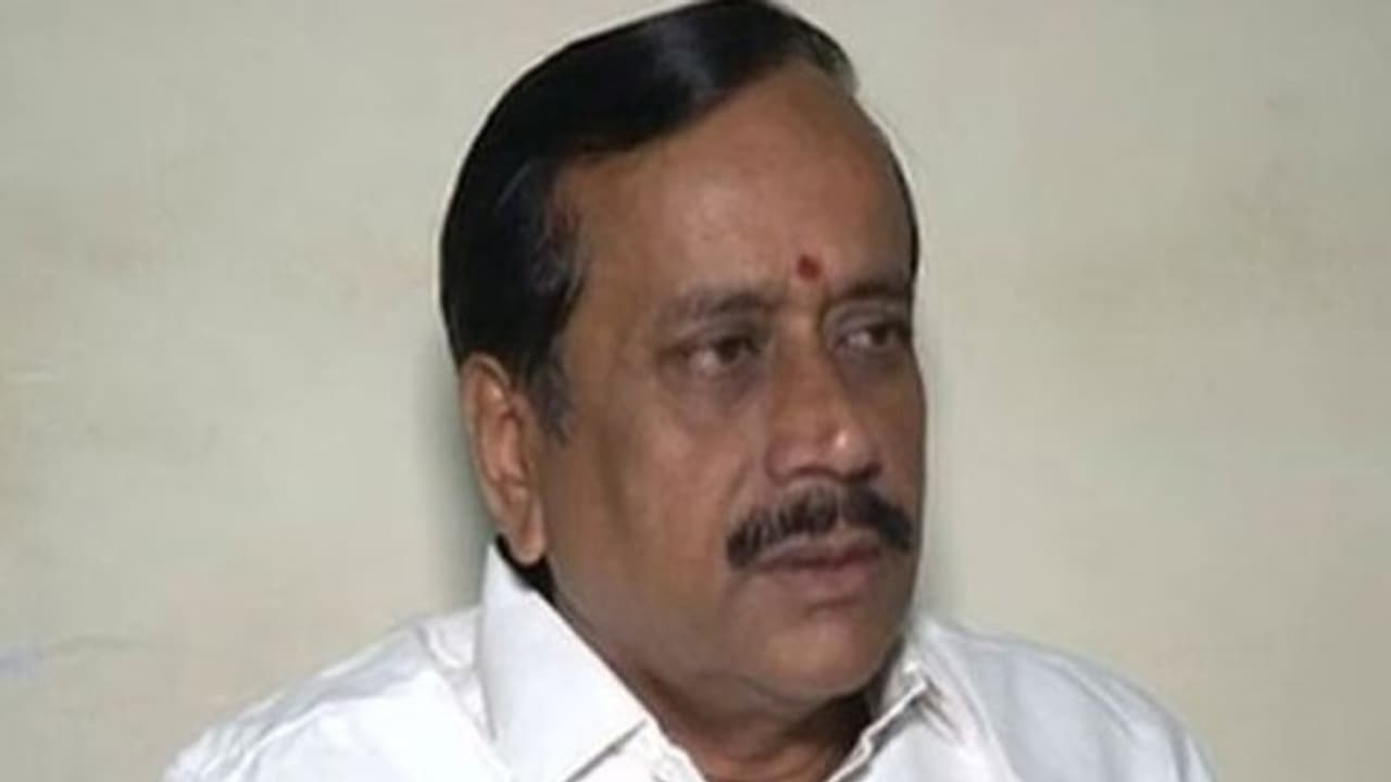 ஆறு மாதத்திற்குபின் அரசு ஊழியர்களுக்கு சம்பளம் கிடையாதாம் எச்.ராஜா விளக்கம்... ஆறு மாதத்திற்குபின் அரசு ஊழியர்களுக்கு சம்பளம் கிடையாதாம் எச்.ராஜா விளக்கம்...