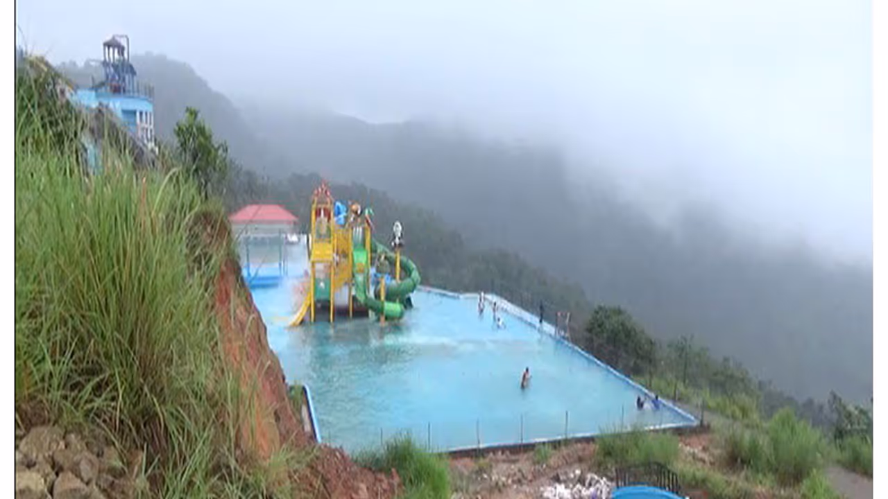 എംഎൽഎയുടെ പാര്ക്കിനെതിരെ റിപ്പോര്ട്ട് നല്കിയ വില്ലേജ് ഓഫീസര്ക്കെതിരെ സിപിഎം എംഎൽഎയുടെ പാര്ക്കിനെതിരെ റിപ്പോര്ട്ട് നല്കിയ വില്ലേജ് ഓഫീസര്ക്കെതിരെ സിപിഎം