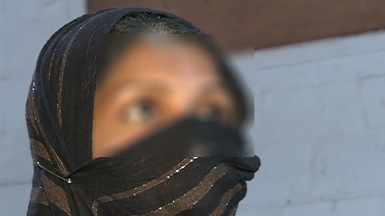 ಬೆಂಗಳೂರಿನಲ್ಲೊಂದು ಲವ್ ಸೆಕ್ಸ್ ದೋಖಾ: ಕಣ್ಣೀರಲ್ಲಿ ಕೈ ತೋಳಿತಿದ್ದಾಳೆ ನೊಂದ ಯುವತಿ..! ಬೆಂಗಳೂರಿನಲ್ಲೊಂದು ಲವ್ ಸೆಕ್ಸ್ ದೋಖಾ: ಕಣ್ಣೀರಲ್ಲಿ ಕೈ ತೋಳಿತಿದ್ದಾಳೆ ನೊಂದ ಯುವತಿ..!