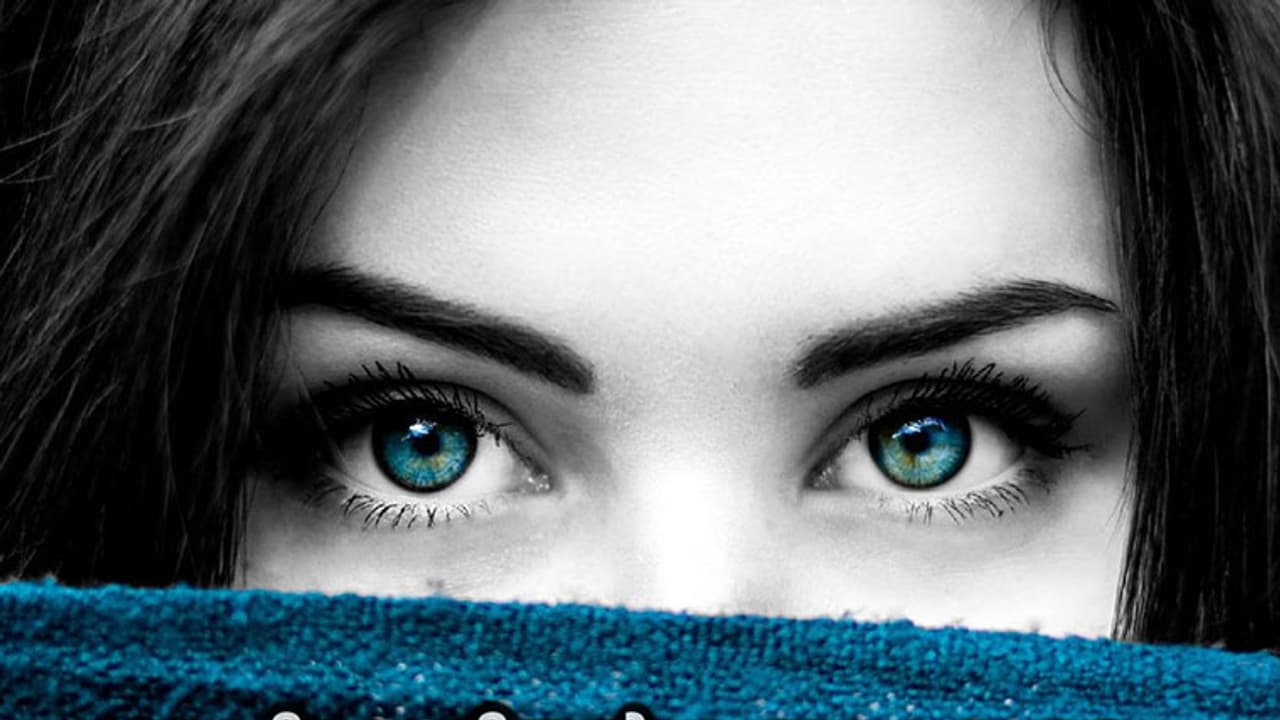 മെഡിറ്റനേറിയന്‍ കണ്ണുകളുള്ള ടുണീഷ്യന്‍ പെണ്‍കുട്ടി