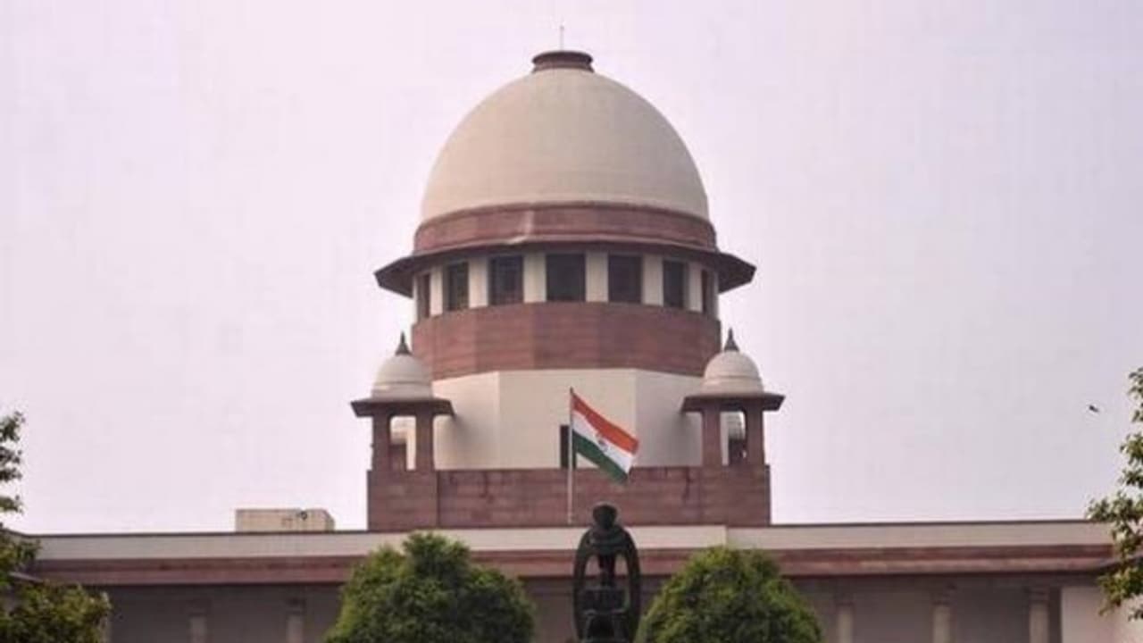 கருணை மதிப்பெண்களுக்கு தடை போட்ட சுப்ரீம் கோர்ட்…. தமிழில் நீட் எழுதியவர்களுக்கு ஏமாற்றம் !! கருணை மதிப்பெண்களுக்கு தடை போட்ட சுப்ரீம் கோர்ட்…. தமிழில் நீட் எழுதியவர்களுக்கு ஏமாற்றம் !!