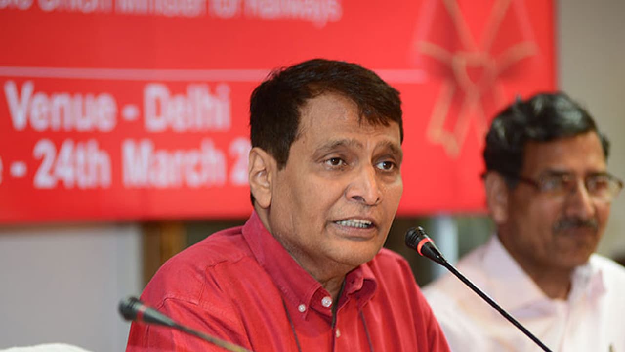 പൊതുമേഖലയുടെ ഭാവി പ്രവചിക്കാന് കഴിയില്ലെന്ന് കേന്ദ്രമന്ത്രി സുരേഷ് പ്രഭു പൊതുമേഖലയുടെ ഭാവി പ്രവചിക്കാന് കഴിയില്ലെന്ന് കേന്ദ്രമന്ത്രി സുരേഷ് പ്രഭു