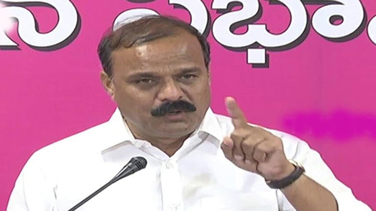 కోదాడలో చెల్లని పైసా హుజూర్ నగర్ లో చెల్లుతుందా: ఉత్తమ్ పై కర్నె ప్రభాకర్ ధ్వజం కోదాడలో చెల్లని పైసా హుజూర్ నగర్ లో చెల్లుతుందా: ఉత్తమ్ పై కర్నె ప్రభాకర్ ధ్వజం