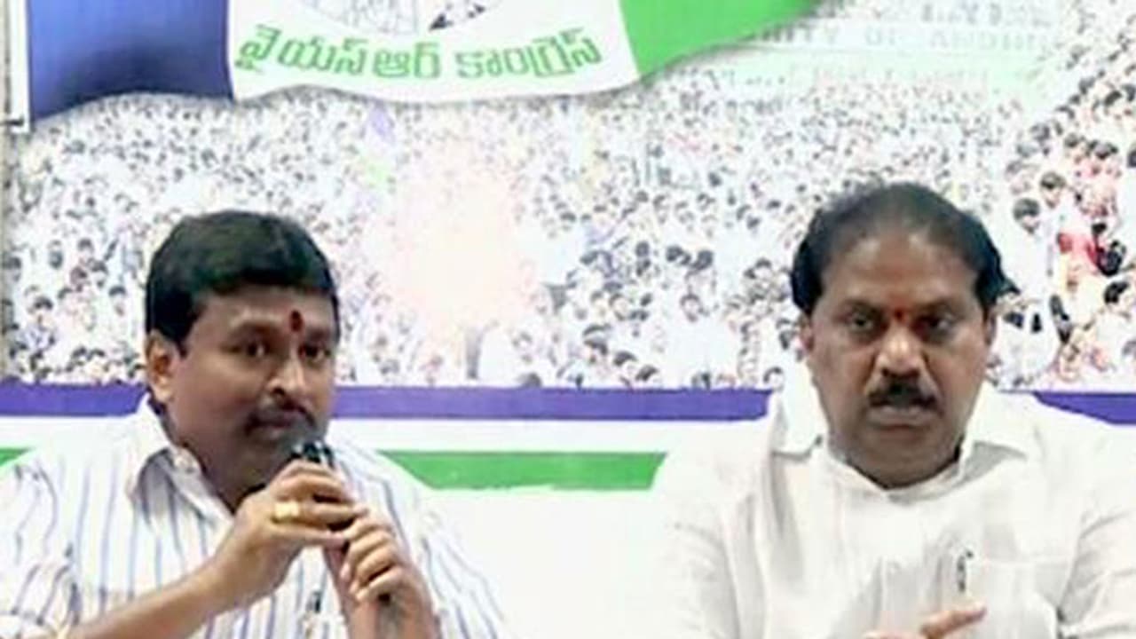 ఉగాది నాటికి ఇళ్లపట్టాలు రెడీ...: మంత్రి వెల్లంపల్లి(వీడియో)