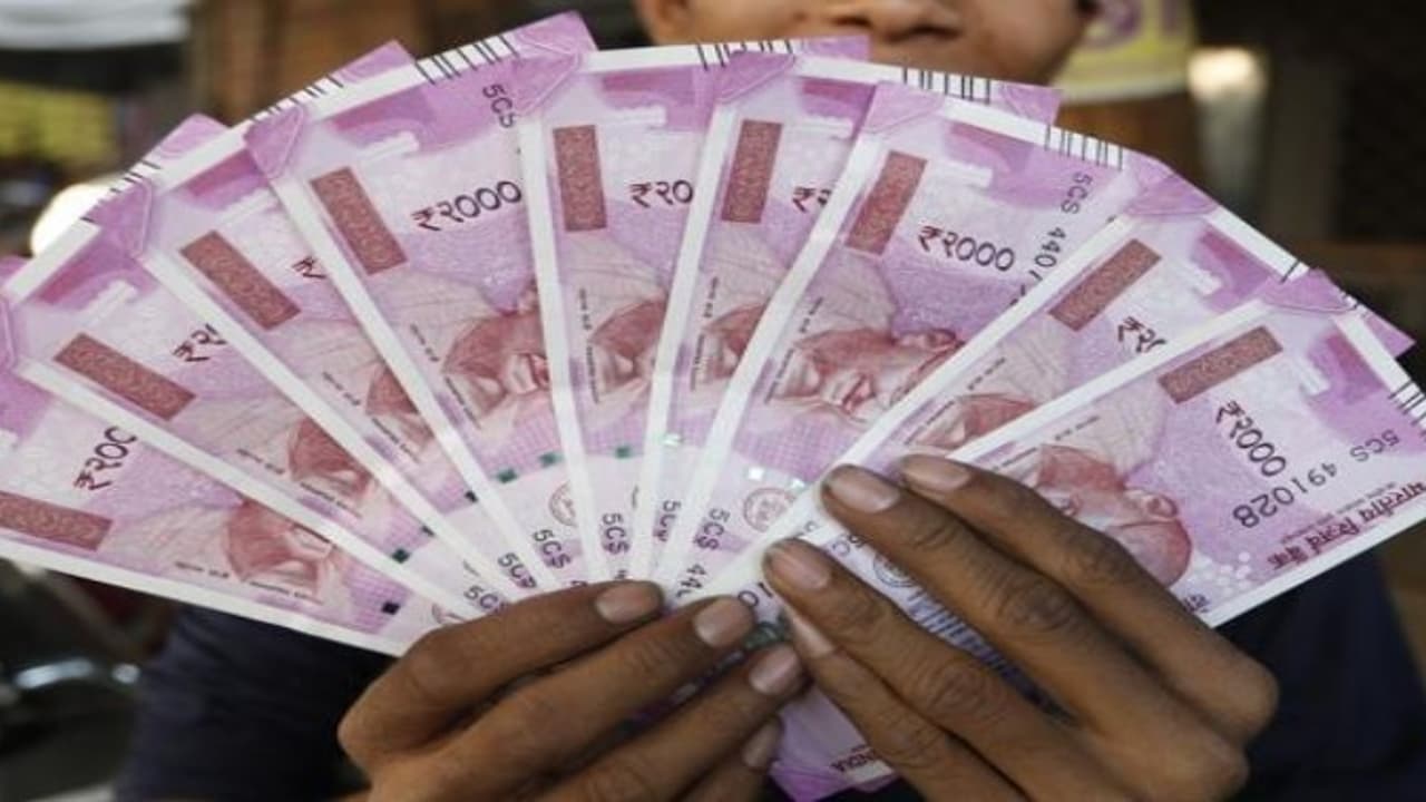 ಇದಪ್ಪ ಲಕ್ ಅಂದ್ರೆ: ಈ ಕಂಪನಿ ಎಂಪ್ಲಾಯ್ಸ್ ಈಗ ಲಕ್ಷಾಧೀಶ್ವರರು! ಇದಪ್ಪ ಲಕ್ ಅಂದ್ರೆ: ಈ ಕಂಪನಿ ಎಂಪ್ಲಾಯ್ಸ್ ಈಗ ಲಕ್ಷಾಧೀಶ್ವರರು!