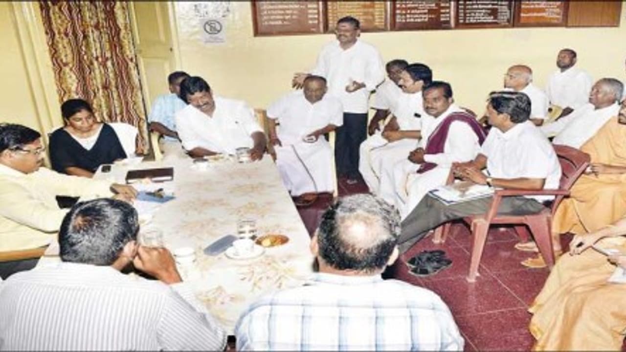 144 ஆண்டுகளுக்கு ஒருமுறை நடைபெறும் மகாபுஷ்கர விழா செப்டம்பர் 12 ஆம் தேதி தொடக்கம்… 144 ஆண்டுகளுக்கு ஒருமுறை நடைபெறும் மகாபுஷ்கர விழா செப்டம்பர் 12 ஆம் தேதி தொடக்கம்…