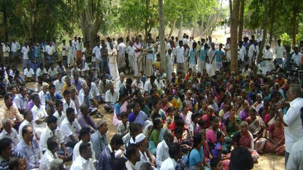 2வது நாளாக தொடரும் உண்ணாவிரதம் விஸ்வரூபம் எடுக்கும் கதிராமங்கலம் விவகாரம்!!
