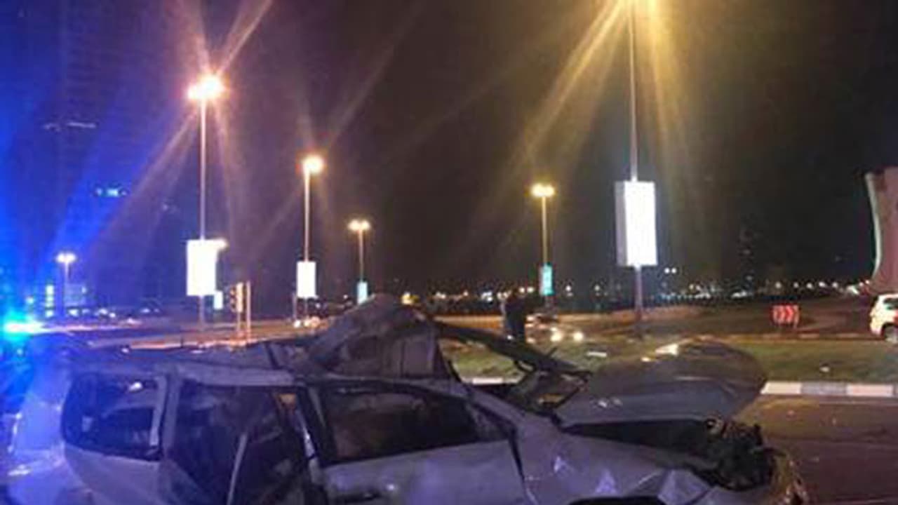 റാസല് ഖൈമയില് വാഹനാപകടം; രണ്ട് മലയാളി യുവാക്കള് മരിച്ചു റാസല് ഖൈമയില് വാഹനാപകടം; രണ്ട് മലയാളി യുവാക്കള് മരിച്ചു