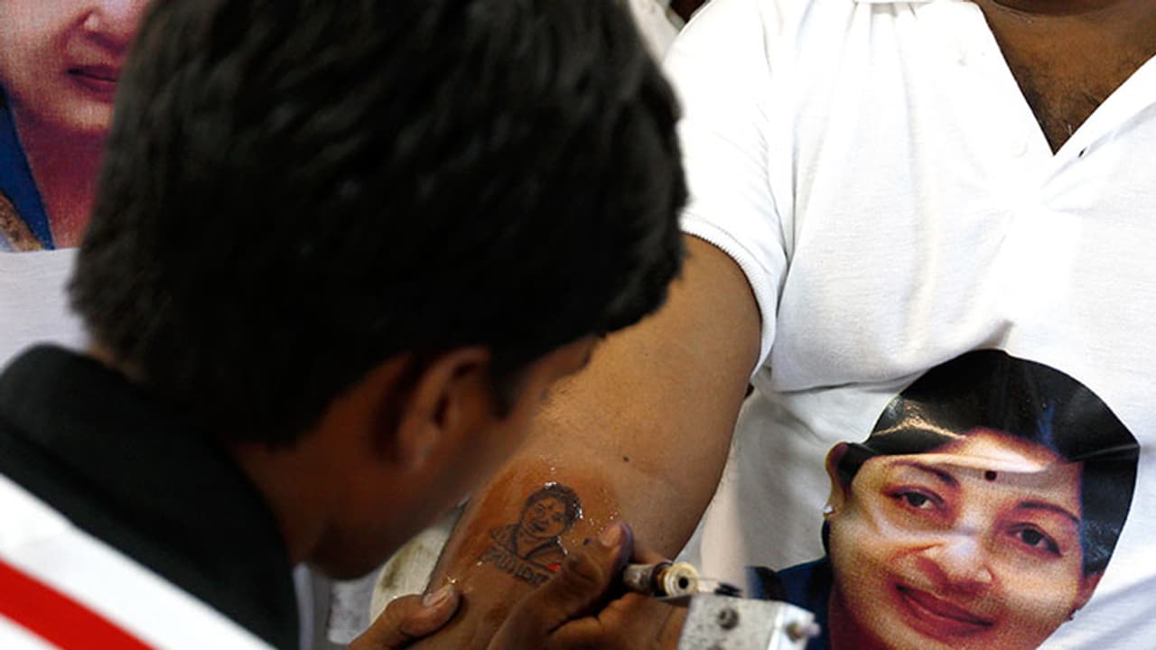 Madras High Court asks EC to clarify on roadside hoardings by political parties Madras High Court asks EC to clarify on roadside hoardings by political parties