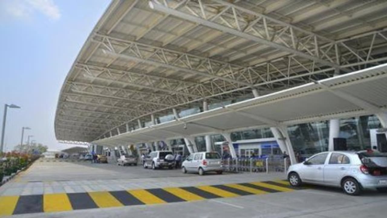 "சென்னைக்கு 2வது விமானநிலையம் வரப்போகுதா?" சத்தமில்லாமல் புறநகரில் 2,500 ஏக்கர் நிலம் வாங்கிய நிறுவனம்!! "சென்னைக்கு 2வது விமானநிலையம் வரப்போகுதா?" சத்தமில்லாமல் புறநகரில் 2,500 ஏக்கர் நிலம் வாங்கிய நிறுவனம்!!