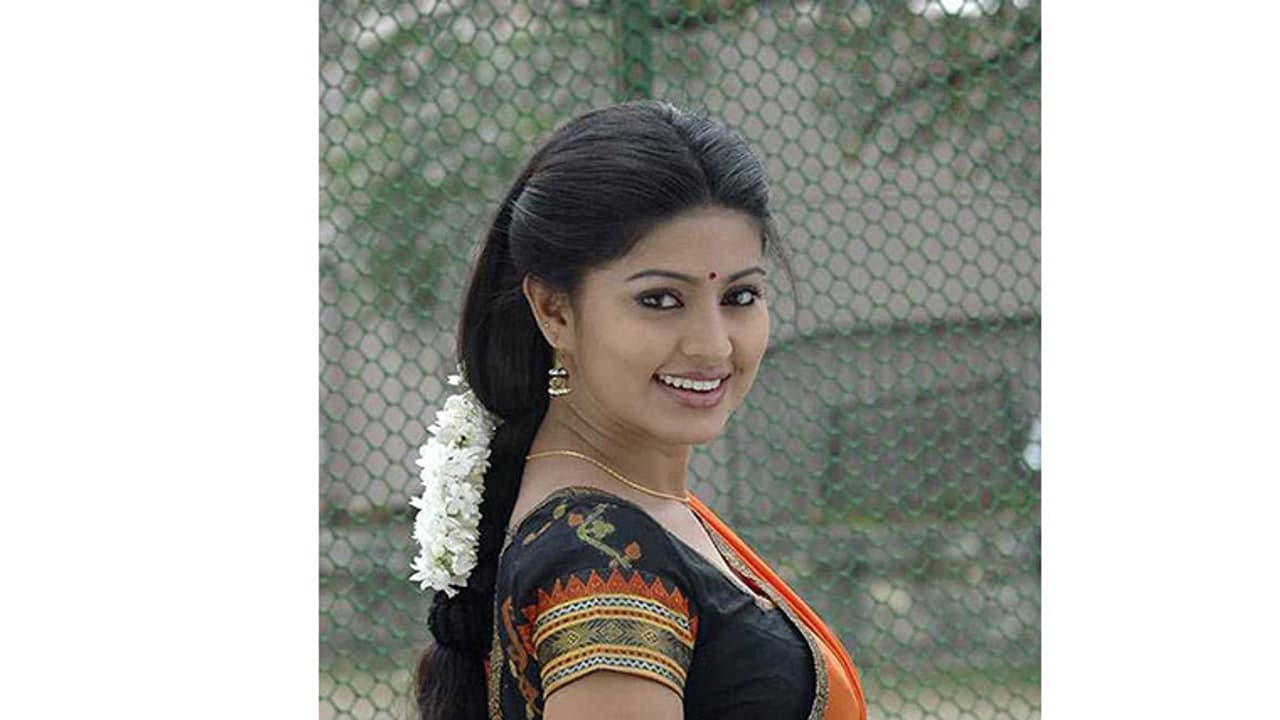 Sneha returns to Mollywood to pair up with Mammootty again Sneha returns to Mollywood to pair up with Mammootty again