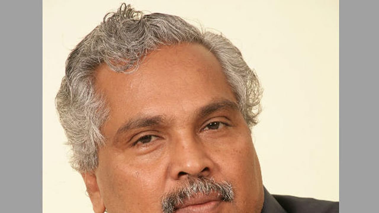 ഹജ്ജ് യാത്രയ്ക്കുള്ള വിമാനത്താവളങ്ങളിൽ കരിപ്പൂരിനെയും ഉൾപ്പെടുത്തണം; ബിനോയ് വിശ്വം