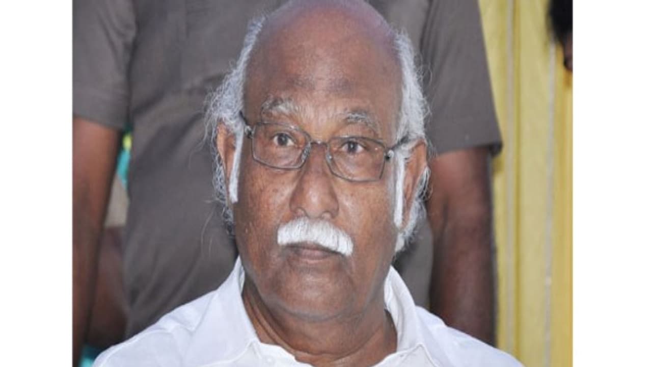 ஜெயலலிதா வாழ்ந்த வீட்டிலிருந்து களங்கத்தை துடைக்கவே ரெய்டு..! தொண்டர்களை கடுப்பாக்கிய அன்வர் ராஜா..! ஜெயலலிதா வாழ்ந்த வீட்டிலிருந்து களங்கத்தை துடைக்கவே ரெய்டு..! தொண்டர்களை கடுப்பாக்கிய அன்வர் ராஜா..!