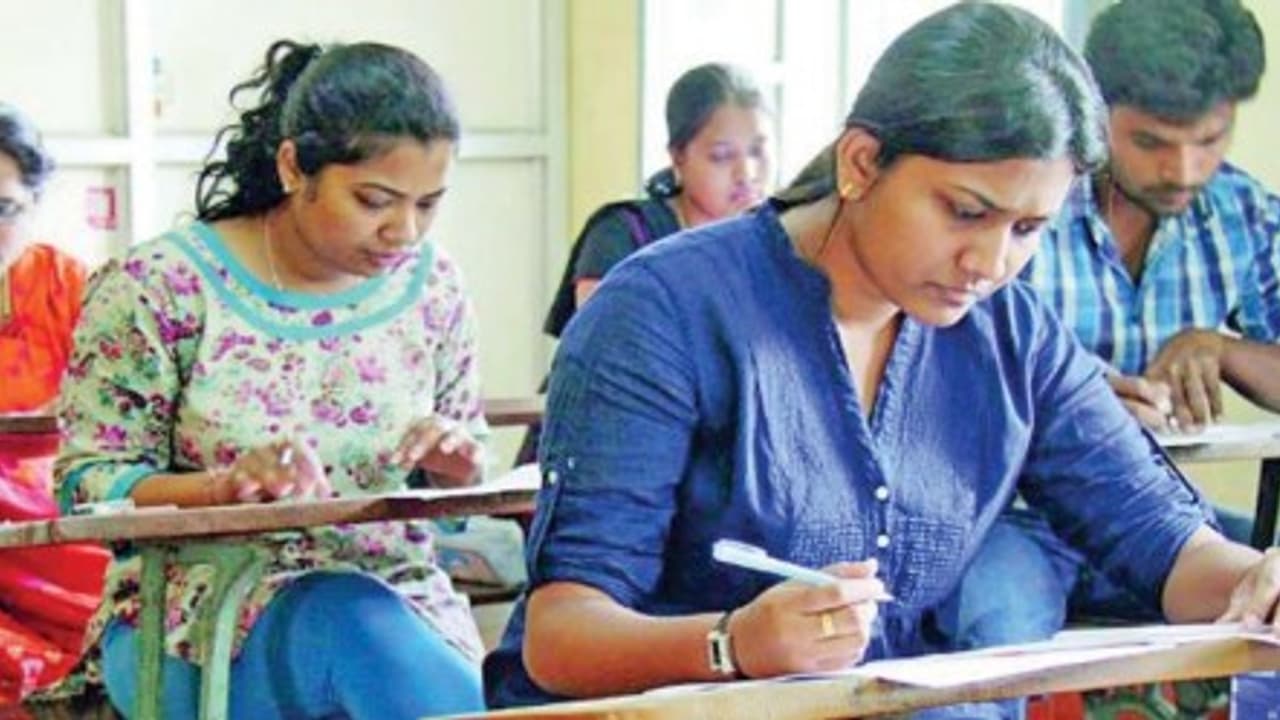 இனி டாக்டர் படிப்பே வேண்டாம்...!! எம்பிபிஎஸ்ஸை தலைமுழுகிய தமிழக மாணவர்கள்...!!