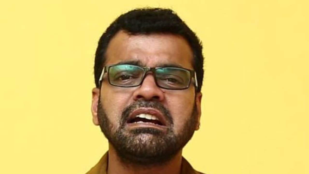 மனைவியின் கள்ளத் தொடர்பை வெளிப்படுத்திய தாடி பாலாஜி! மனைவியின் கள்ளத் தொடர்பை வெளிப்படுத்திய தாடி பாலாஜி!