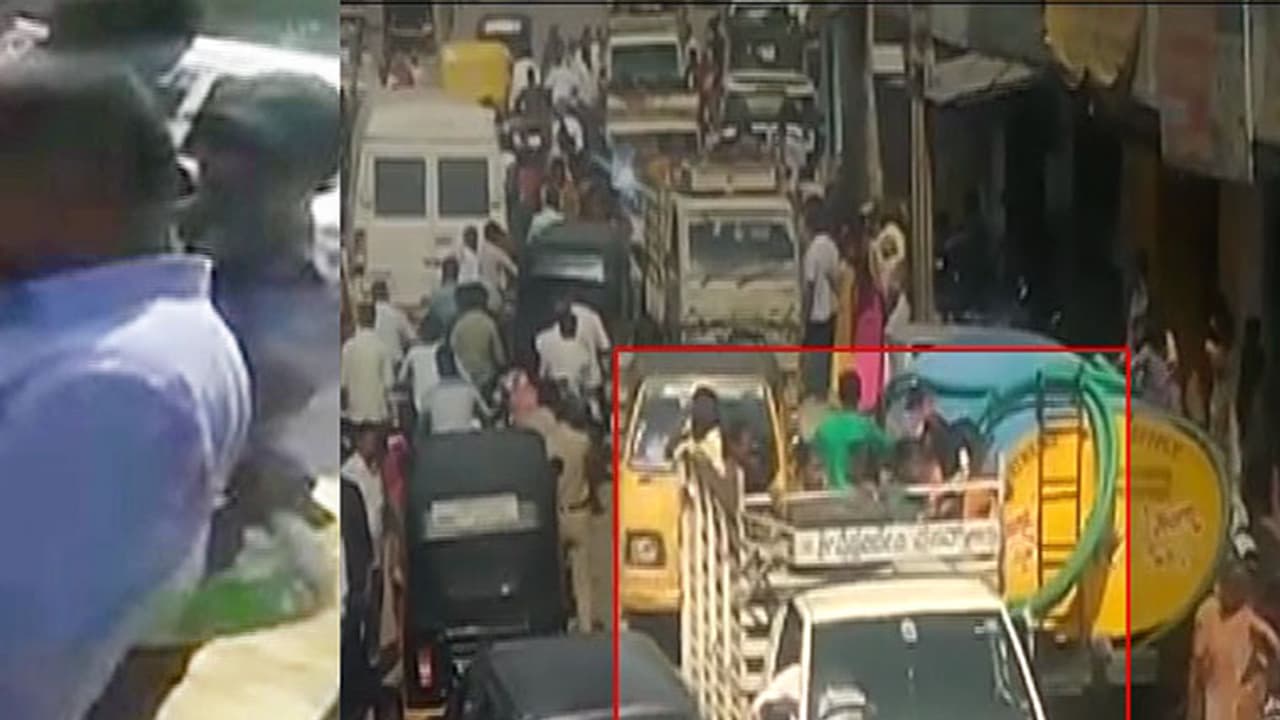 'ಮನೆ ಕೊಡ್ತೇವೆ 'ಆಕ್ರೋಶ್ ದಿವಸ್' ಪ್ರತಿಭಟನೆಯಲ್ಲಿ ಪಾಲ್ಗೊಳ್ಳಿ': ಹಣ ಕೊಟ್ಟು ಪ್ರತಿಭಟನೆ ಮಾಡಿಸುತ್ತಿದ್ದಾರಾ ಕಾಂಗ್ರೆಸಿಗರು? 'ಮನೆ ಕೊಡ್ತೇವೆ 'ಆಕ್ರೋಶ್ ದಿವಸ್' ಪ್ರತಿಭಟನೆಯಲ್ಲಿ ಪಾಲ್ಗೊಳ್ಳಿ': ಹಣ ಕೊಟ್ಟು ಪ್ರತಿಭಟನೆ ಮಾಡಿಸುತ್ತಿದ್ದಾರಾ ಕಾಂಗ್ರೆಸಿಗರು?