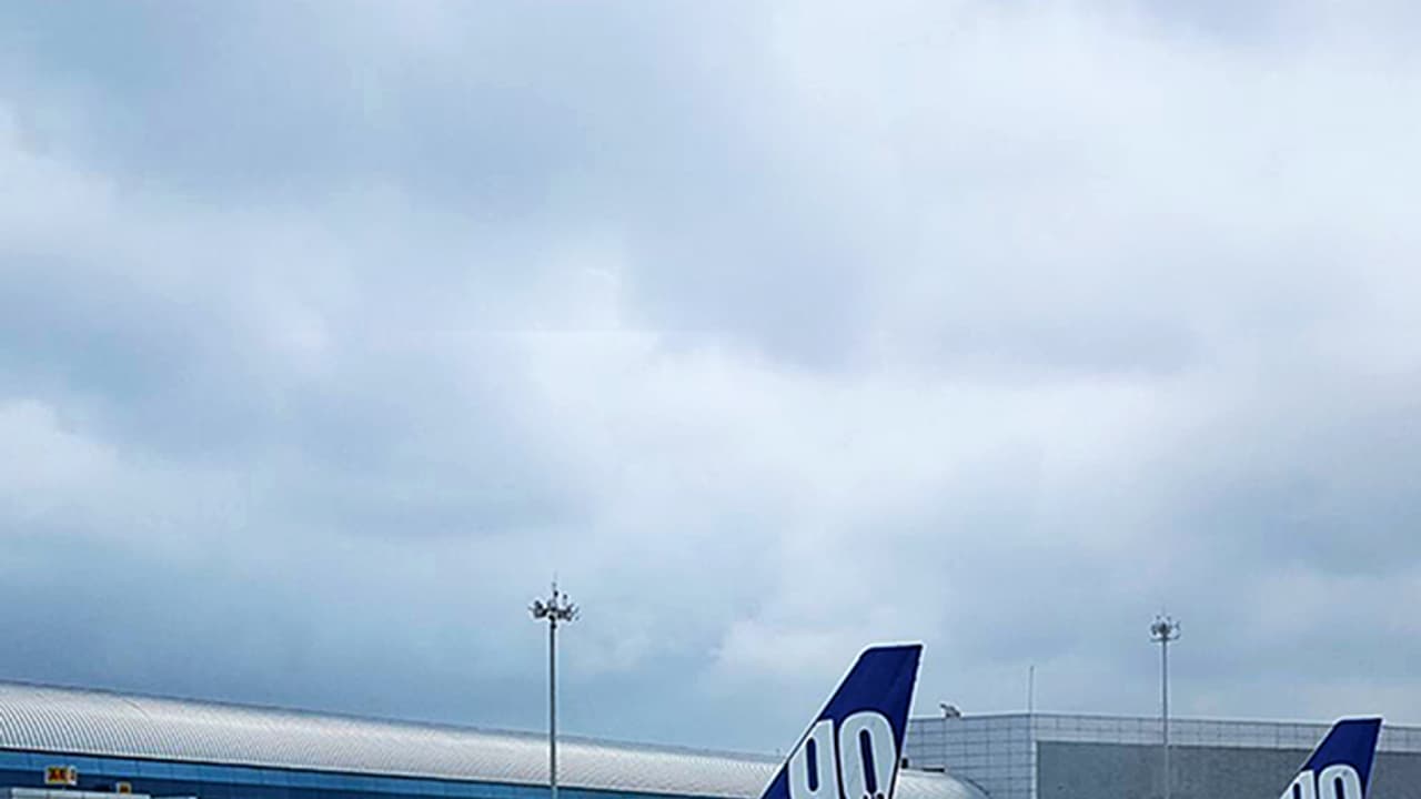 എയർഹോസ്റ്റസുമാരോട് മോശമായി പെരുമാറിയ രണ്ട് റഷ്യൻ പൗരൻമാരെ ഗോവയിൽ വിമാനത്തിൽ നിന്നും ഇറക്കിവിട്ടു എയർഹോസ്റ്റസുമാരോട് മോശമായി പെരുമാറിയ രണ്ട് റഷ്യൻ പൗരൻമാരെ ഗോവയിൽ വിമാനത്തിൽ നിന്നും ഇറക്കിവിട്ടു