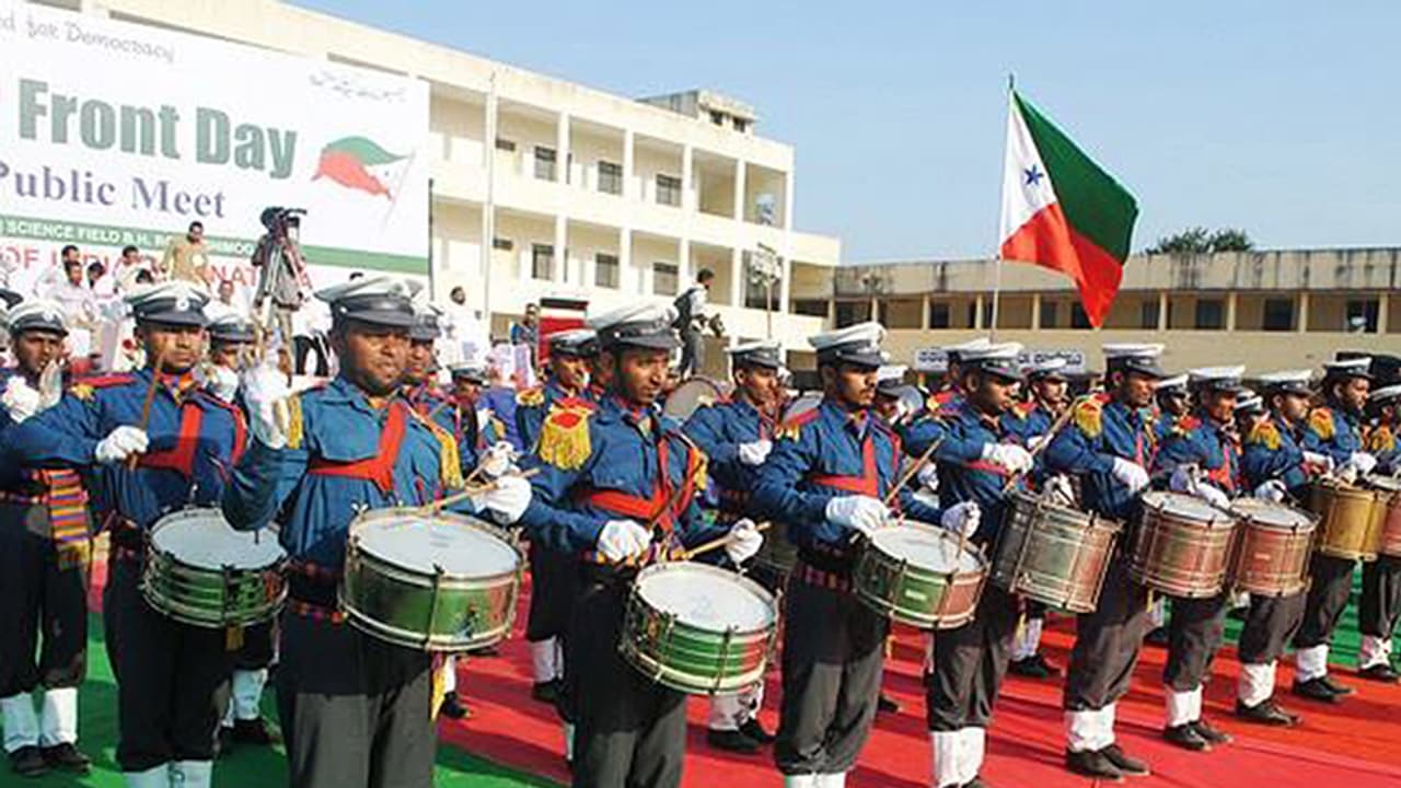 അനുമതിയില്ലാതെ പരേഡ്; 16 പോപ്പുലര് ഫ്രണ്ട് പ്രവര്ത്തകര് അറസ്റ്റില് അനുമതിയില്ലാതെ പരേഡ്; 16 പോപ്പുലര് ഫ്രണ്ട് പ്രവര്ത്തകര് അറസ്റ്റില്
