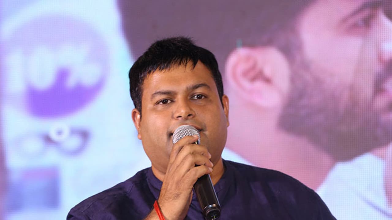 కామెంట్ చేయడమే వాళ్ల బతుకనుకుంటే బతకనివ్వండి.. తమన్ సంచలన వ్యాఖ్యలు!