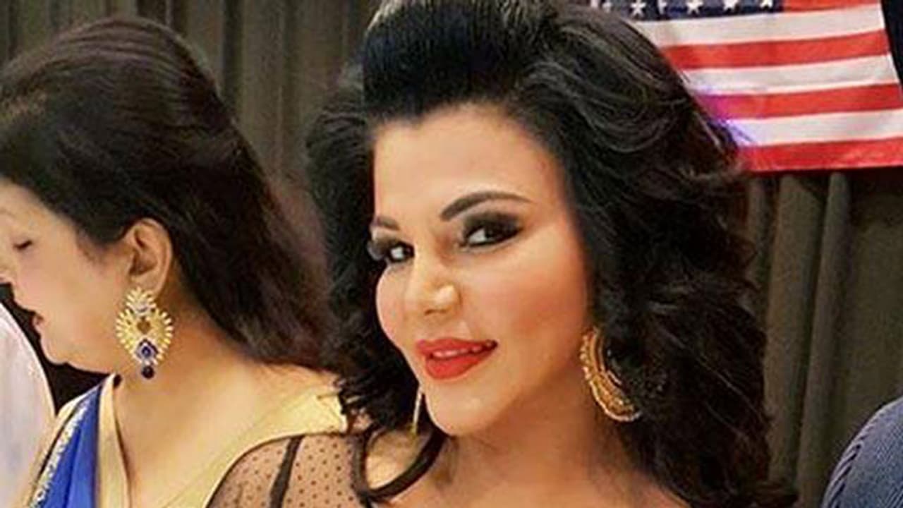 ഗുര്മീതിന്റെ ജീവിതം സിനിമയിലേക്ക്; ഹണിപ്രീതായി സിനിഹോട്ട് രാഖി സാവന്ത് ഗുര്മീതിന്റെ ജീവിതം സിനിമയിലേക്ക്; ഹണിപ്രീതായി സിനിഹോട്ട് രാഖി സാവന്ത്