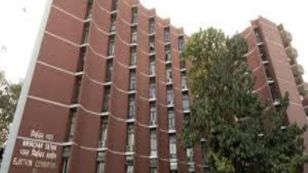 2019 முதல் ஒப்புகைச் சீட்டுடன் வாக்குப் பதிவு எந்திரங்கள் !! தேர்தல் ஆணையம் அதிரடி அறிவிப்பு !!! 2019 முதல் ஒப்புகைச் சீட்டுடன் வாக்குப் பதிவு எந்திரங்கள் !! தேர்தல் ஆணையம் அதிரடி அறிவிப்பு !!!