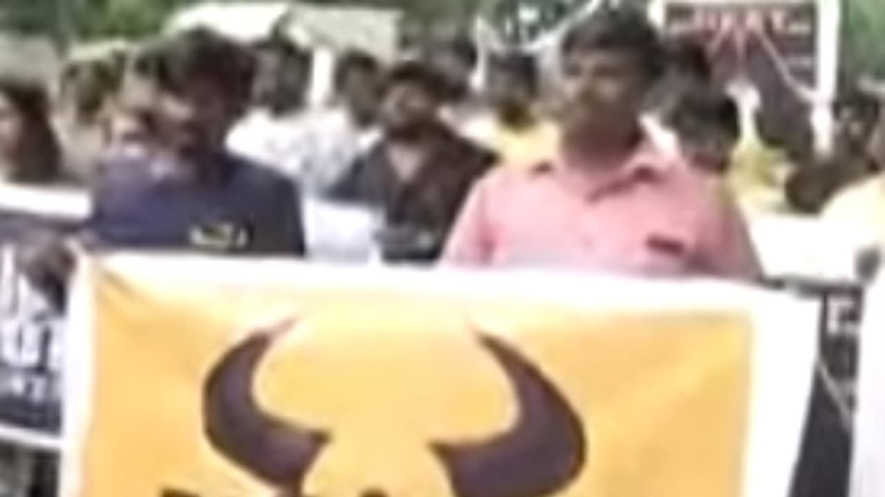 நளினி சிதம்பரம் வீட்டை முற்றுகையிட முயன்றவர்கள் கைது...! நளினி சிதம்பரம் வீட்டை முற்றுகையிட முயன்றவர்கள் கைது...!