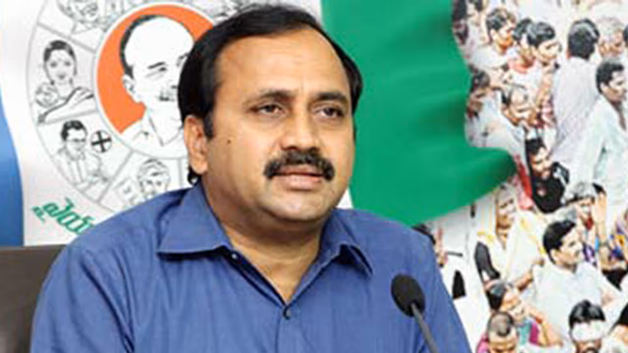 పవన్ కల్యాణ్ కు టీడీపీ ప్యాకేజీ, అందుకే లోకేష్ పై పోటీకి దూరం: ఆర్కె పవన్ కల్యాణ్ కు టీడీపీ ప్యాకేజీ, అందుకే లోకేష్ పై పోటీకి దూరం: ఆర్కె