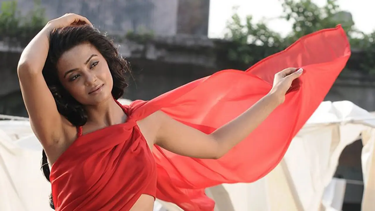 Quit TV as I couldn't do saas bahu shows: Surveen Chawla Quit TV as I couldn't do saas bahu shows: Surveen Chawla