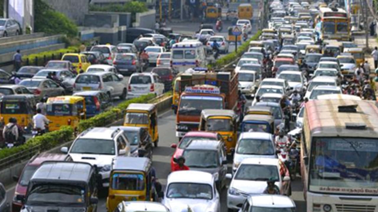 10 ವರ್ಷಕ್ಕಿಂತ ಹಳೆ ಕಾರುಗಳಿಗೆ ನಿಷೇಧ ರಸ್ತೆಗಿಳಿದರೆ ದಂಡ!