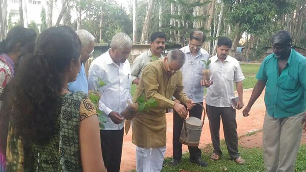 Veterans, students celebrate World Environment Day with sapling drive Veterans, students celebrate World Environment Day with sapling drive