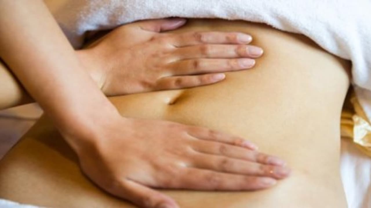 உங்களுக்குத் தெரியுமா? நம்முடைய தொப்புள் நம்முடைய முகத்துடன் நேரடி தொடர்பு கொண்டிருக்கிறது. உங்களுக்குத் தெரியுமா? நம்முடைய தொப்புள் நம்முடைய முகத்துடன் நேரடி தொடர்பு கொண்டிருக்கிறது.