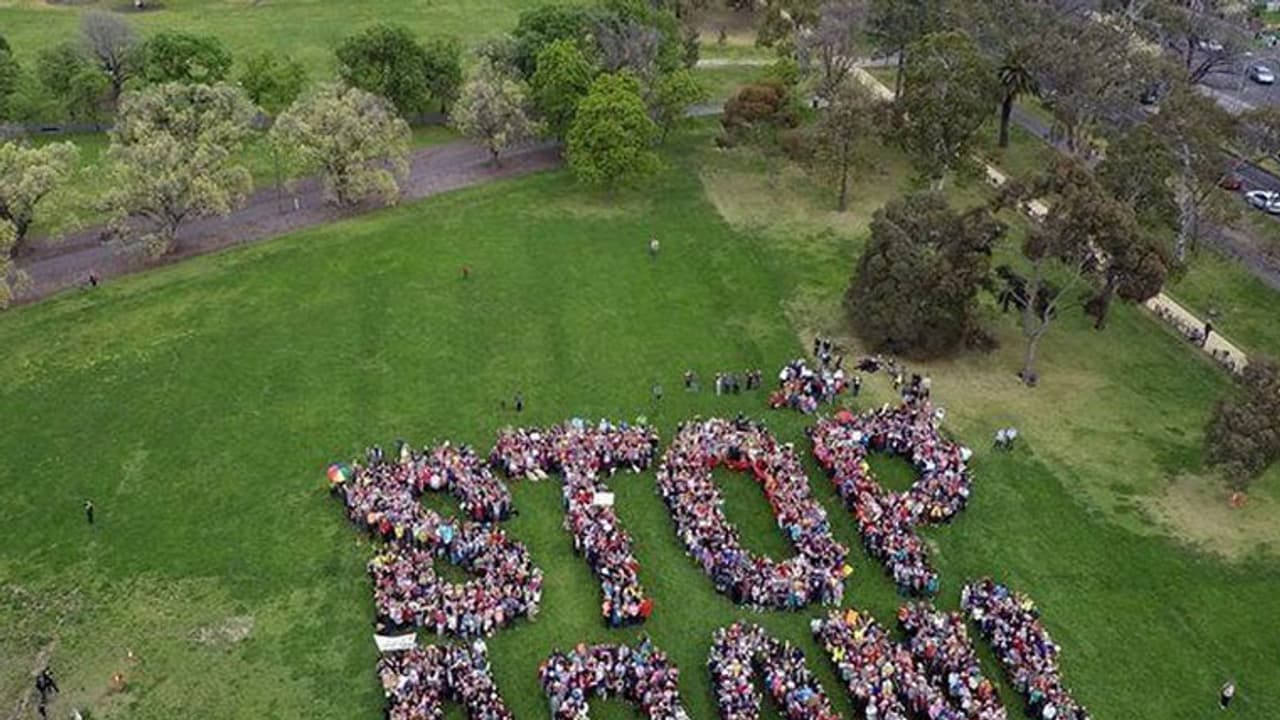 ಸ್ಟಾಪ್ ಅದಾನಿ; ಆಸ್ಟ್ರೇಲಿಯಾದಲ್ಲಿ ಬಿರುಸಾದ ಅದಾನಿ ವಿರುದ್ಧದ ಪ್ರತಿಭಟನೆ ಸ್ಟಾಪ್ ಅದಾನಿ; ಆಸ್ಟ್ರೇಲಿಯಾದಲ್ಲಿ ಬಿರುಸಾದ ಅದಾನಿ ವಿರುದ್ಧದ ಪ್ರತಿಭಟನೆ