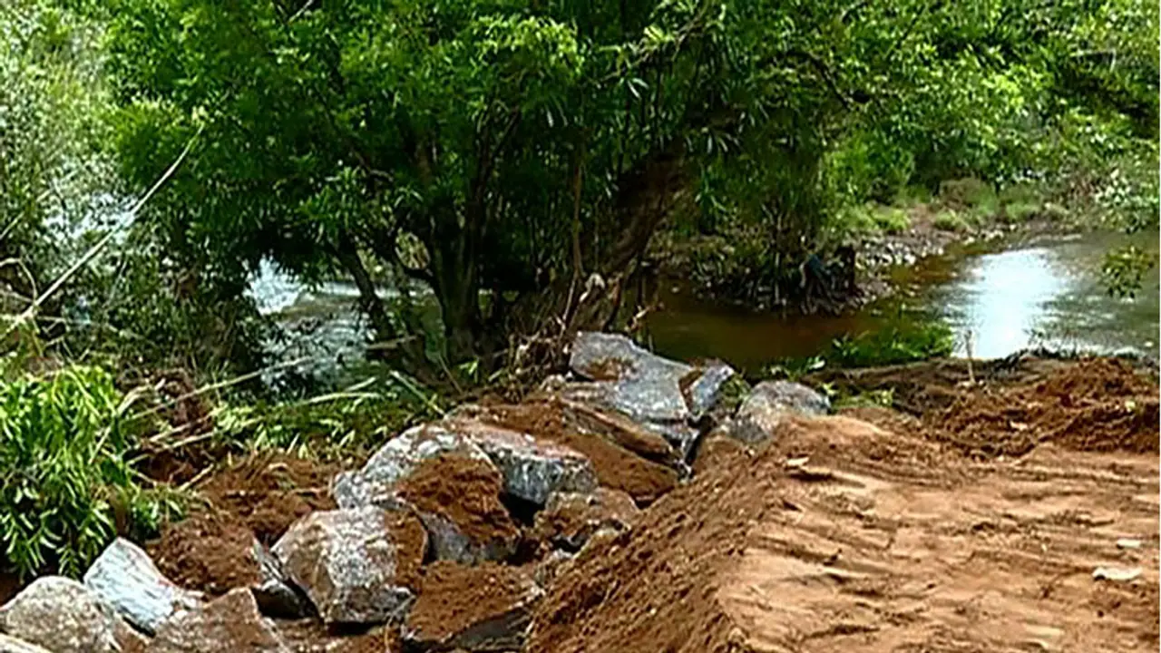 Lakes, footpaths and now Masjids, Hyderabad encroachers leave nothing to fate Lakes, footpaths and now Masjids, Hyderabad encroachers leave nothing to fate