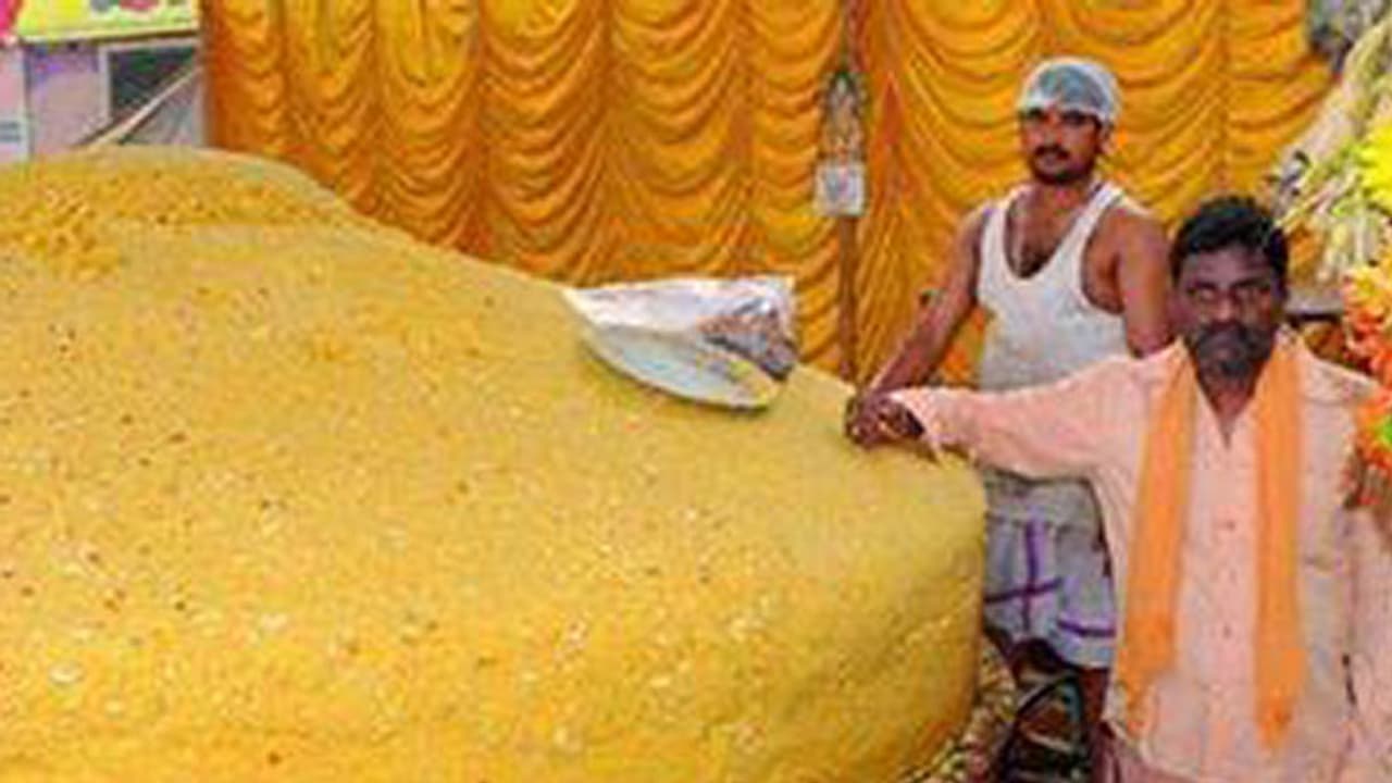 No Andhra laddoos for Telangana's iconic Ganesha