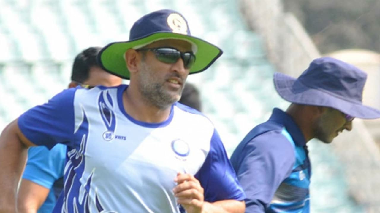 ವಿಜಯ್ ಹಜಾರೆ ಟ್ರೋಫಿ: ಧೋನಿ ಪಡೆಗೆ ಕರ್ನಾಟಕ ಸವಾಲು ವಿಜಯ್ ಹಜಾರೆ ಟ್ರೋಫಿ: ಧೋನಿ ಪಡೆಗೆ ಕರ್ನಾಟಕ ಸವಾಲು