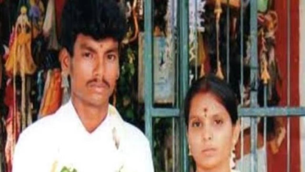 உடுமலையில் சங்கர் படுகொலை.. 8 பேர் குற்றவாளிகள்..! ஆணவ கொலை வழக்கில் அதிரடி தீர்ப்பு..! உடுமலையில் சங்கர் படுகொலை.. 8 பேர் குற்றவாளிகள்..! ஆணவ கொலை வழக்கில் அதிரடி தீர்ப்பு..!