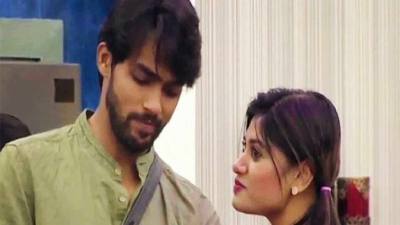 ஓவியாவின் காதலை ஏற்க மறுக்க இது தான் காரணமாம்! புது கதை சொல்லும் ஆரவ்! ஓவியாவின் காதலை ஏற்க மறுக்க இது தான் காரணமாம்! புது கதை சொல்லும் ஆரவ்!