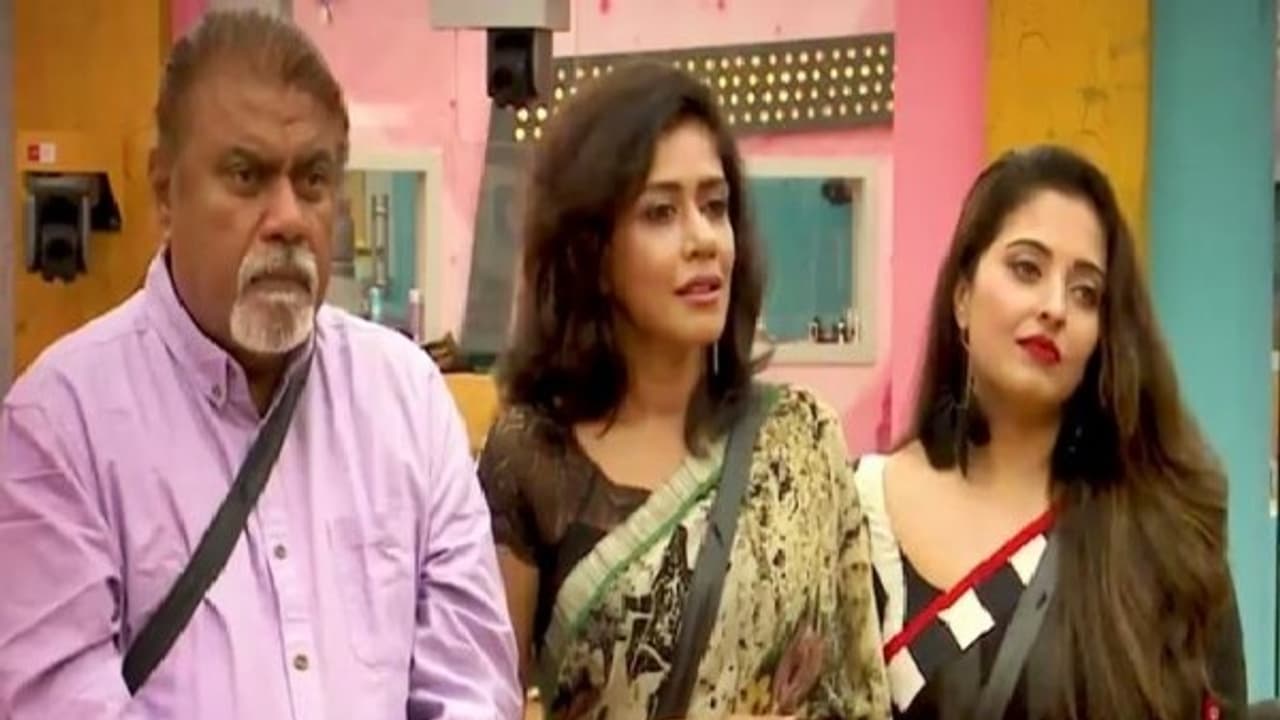 பிக்பாஸ் வீட்டிலிருந்து வெளியேற்றப்படும் முதல் நபர் இவரா? பிக்பாஸ் வீட்டிலிருந்து வெளியேற்றப்படும் முதல் நபர் இவரா?