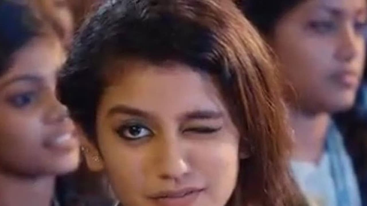 షాకింగ్ న్యూస్ యువత మతి పోగొట్టిన ప్రియా వారియర్ పై ఫిర్యాదు షాకింగ్ న్యూస్ యువత మతి పోగొట్టిన ప్రియా వారియర్ పై ఫిర్యాదు