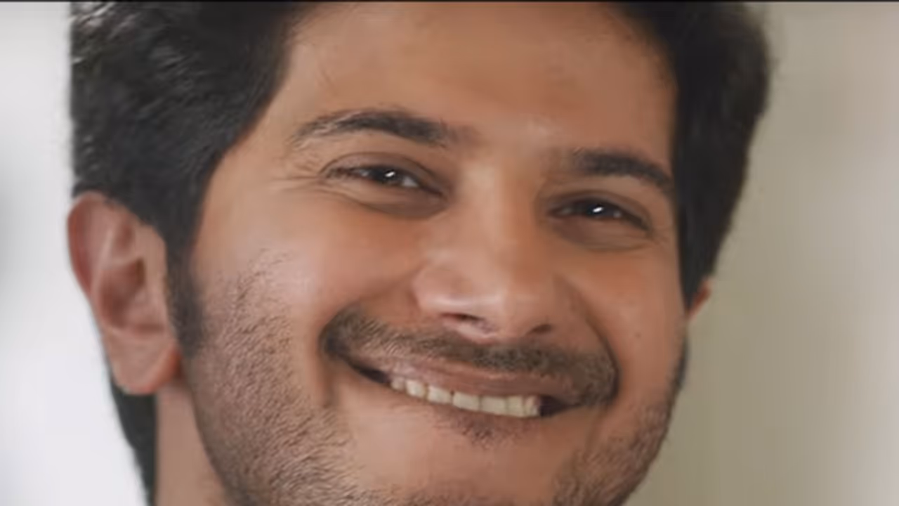Dulquer's Jomonte Suvisheshangal breaks record of 'Kasaba' and 'Pulimurugan' Dulquer's Jomonte Suvisheshangal breaks record of 'Kasaba' and 'Pulimurugan'