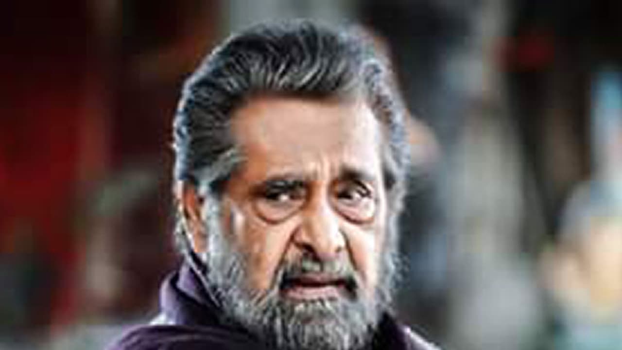 മോഹൻലാലിനൊപ്പം കുഞ്ഞാലി ഒന്നാമനായി മധു മോഹൻലാലിനൊപ്പം കുഞ്ഞാലി ഒന്നാമനായി മധു