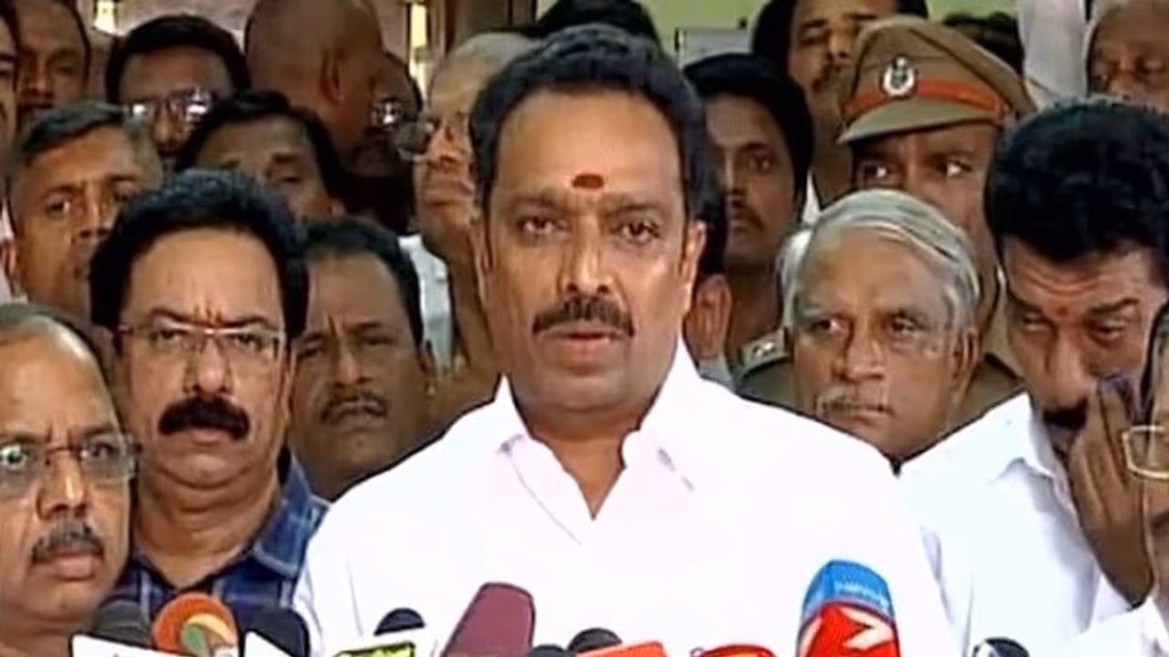 இதுவரை யாருமே சொல்லாத விஷயத்தை சொன்ன அமைச்சர் விஜயபாஸ்கர்..! இதுவரை யாருமே சொல்லாத விஷயத்தை சொன்ன அமைச்சர் விஜயபாஸ்கர்..!