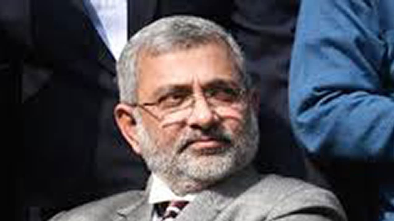 അങ്കമാലി അതിരൂപതയിലെ കുർബാന തർക്കം പരിഹരിക്കാൻ മൂന്ന് നിർദ്ദേശങ്ങൾ സമർപ്പിച്ച് സുപ്രീംകോടതി മുൻ ജസ്റ്റിസ് അങ്കമാലി അതിരൂപതയിലെ കുർബാന തർക്കം പരിഹരിക്കാൻ മൂന്ന് നിർദ്ദേശങ്ങൾ സമർപ്പിച്ച് സുപ്രീംകോടതി മുൻ ജസ്റ്റിസ്