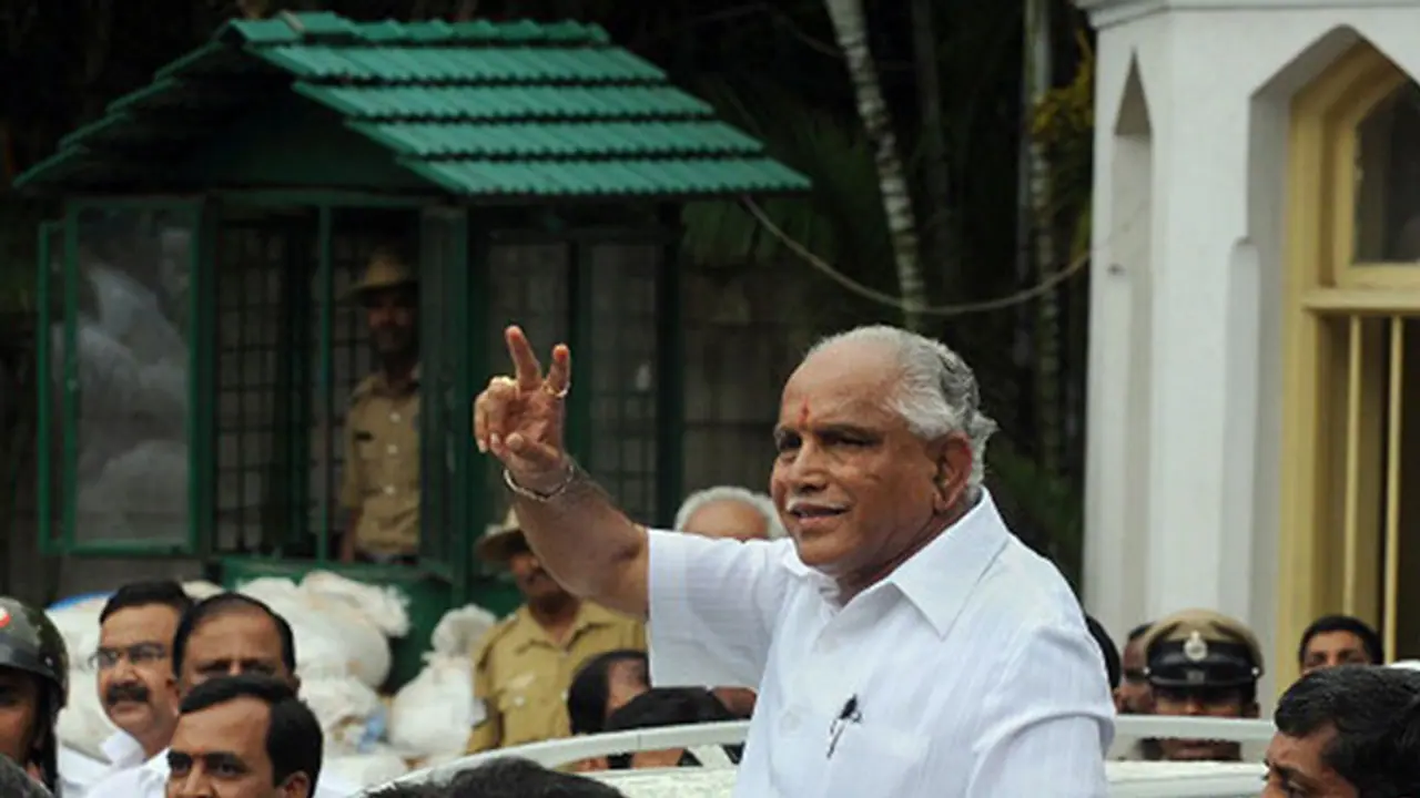 ಶಿಕಾರಿಪುರದಿಂದಲೇ ಸ್ಪರ್ಧೆ: ಯಡಿಯೂರಪ್ಪ ಇಂಗಿತ ಶಿಕಾರಿಪುರದಿಂದಲೇ ಸ್ಪರ್ಧೆ: ಯಡಿಯೂರಪ್ಪ ಇಂಗಿತ