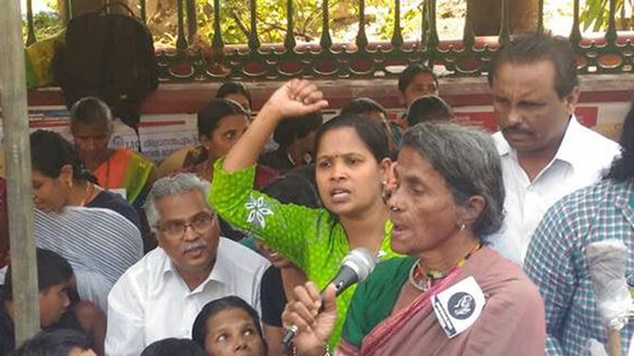Mothers with endosulfan hit kids protest outside secretariat [Video]
