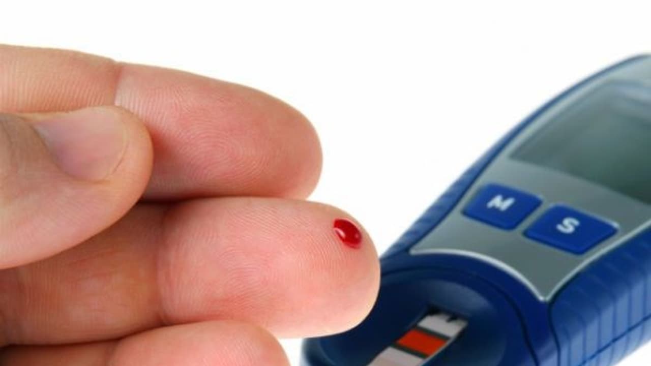 இரத்தத்தில் உள்ள சர்க்கரையை போக்க உதவும் அற்புத சாறு; வீட்டிலேயே தயாரிக்கலாம்… இரத்தத்தில் உள்ள சர்க்கரையை போக்க உதவும் அற்புத சாறு; வீட்டிலேயே தயாரிக்கலாம்…