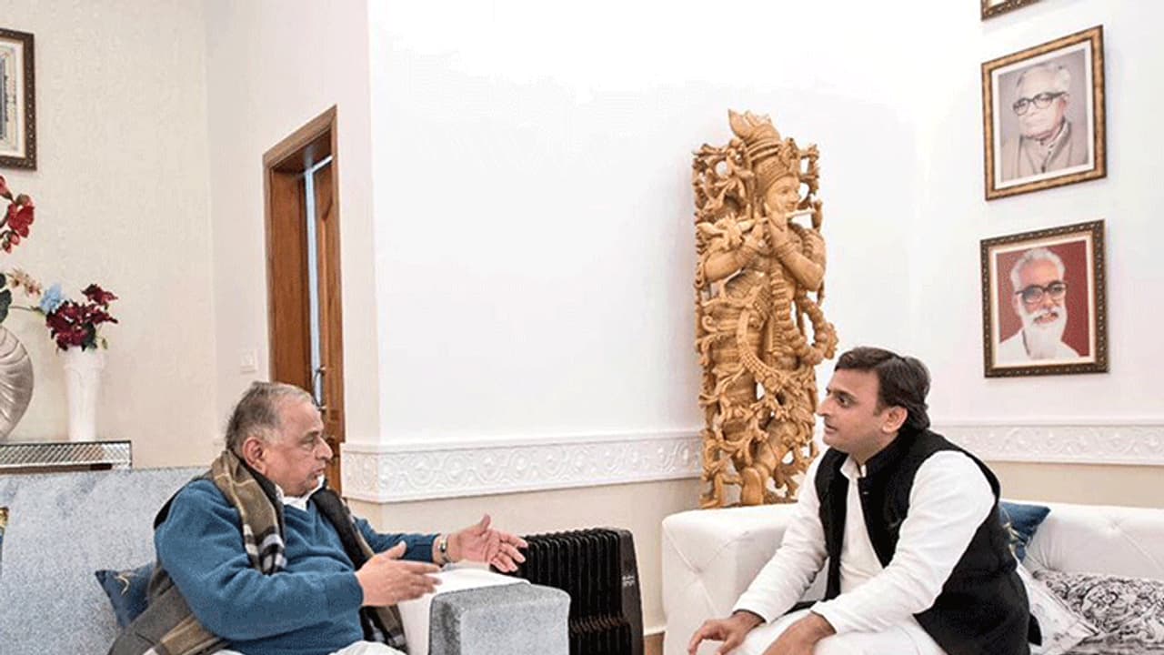 ತಂದೆಯೊಂದಿಗೆ ಭಿನ್ನಾಭಿಪ್ರಾಯವಿಲ್ಲ: ಅಖಿಲೇಶ್ ತಂದೆಯೊಂದಿಗೆ ಭಿನ್ನಾಭಿಪ್ರಾಯವಿಲ್ಲ: ಅಖಿಲೇಶ್